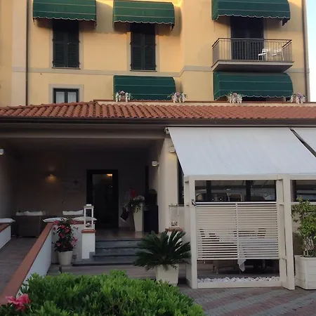 Ξενοδοχείο Toscana 3*